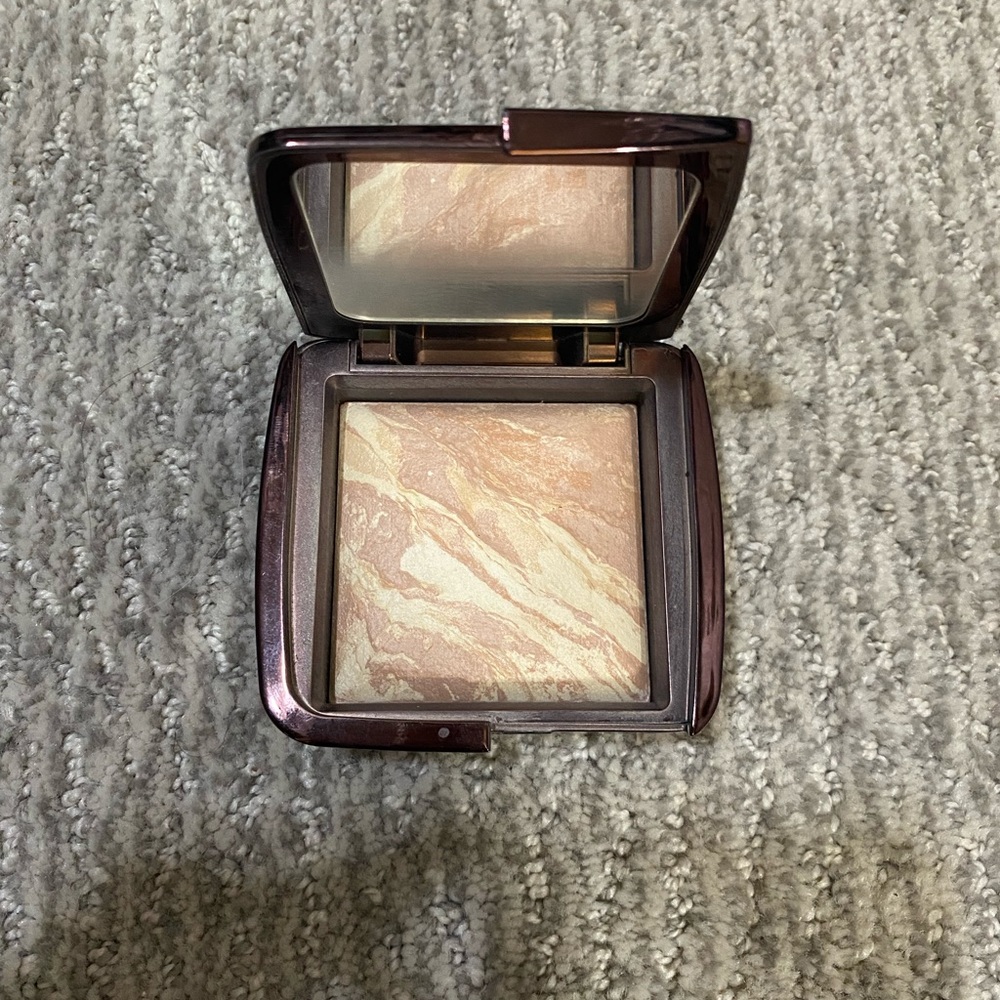 Hourglass Ambient Lighting Setting Powder